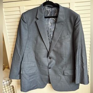 Men’s Jos. A. Bank Suit – 48R Jacket / 42R Pants – light Charcoal 2-Piece